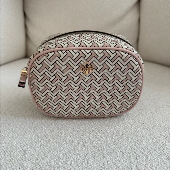 Tory Burch Black and Cream Geometric Cosmetic Case - Picture 1 of 6